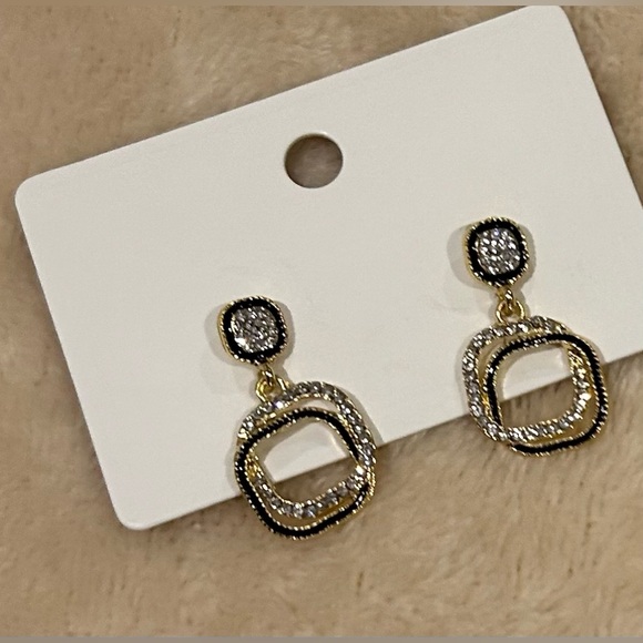 Gold Rounded square earrings Dangles - Picture 2 of 3